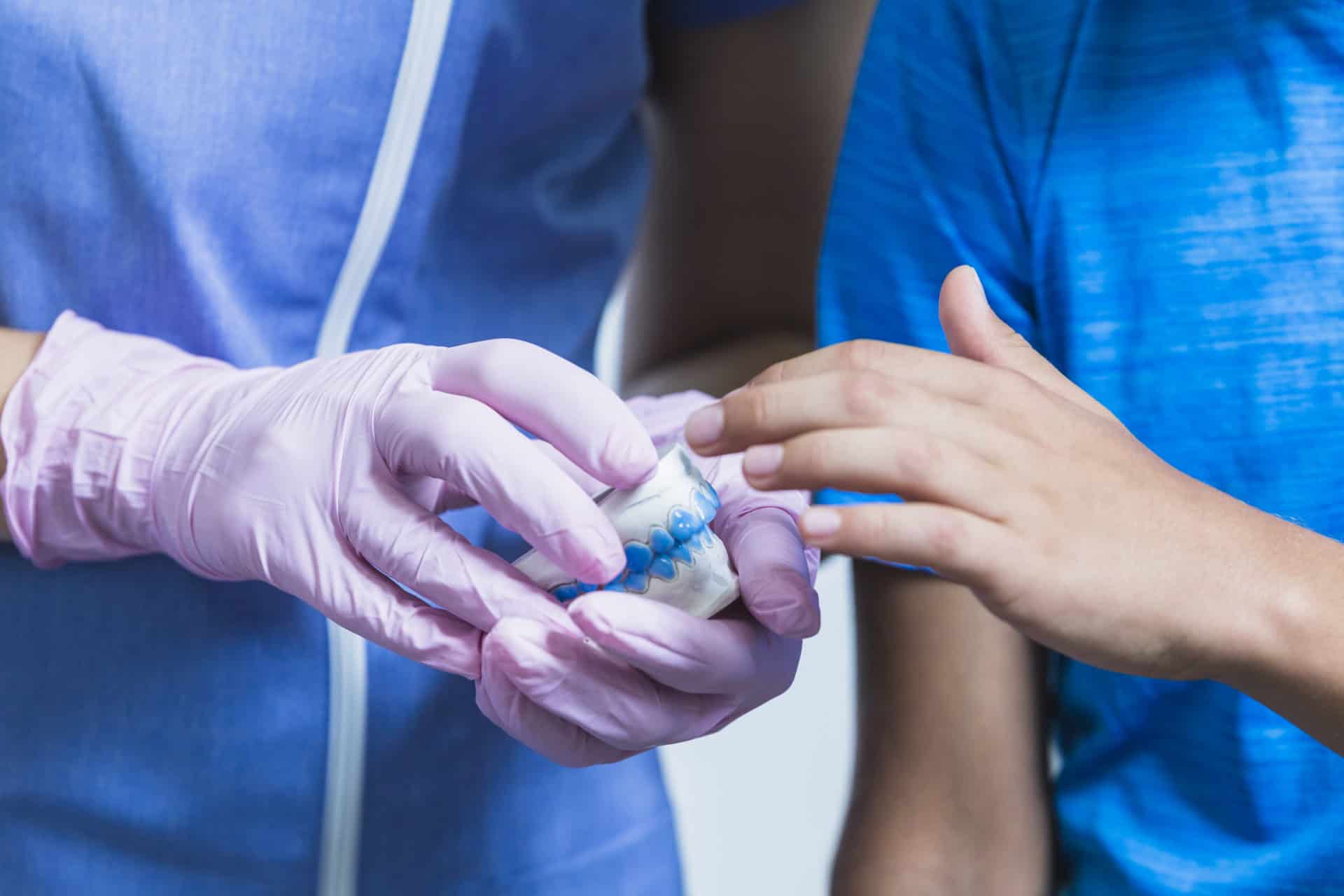 Yesos y Escayolas Dentales: Tipos, usos y clasificación — figura 1
